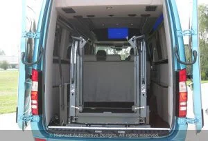 Mercedes Benz Lift in Cargo